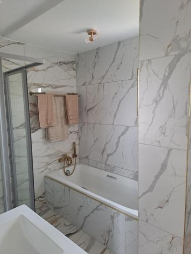 North Beach Apartment | Oceanic Luxury Apartment 76