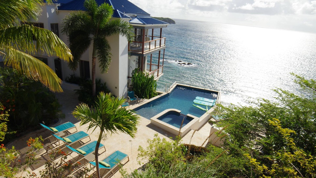 Hart Bay Villa | Oceanport Villa : Great location, stunning views with pool and spa