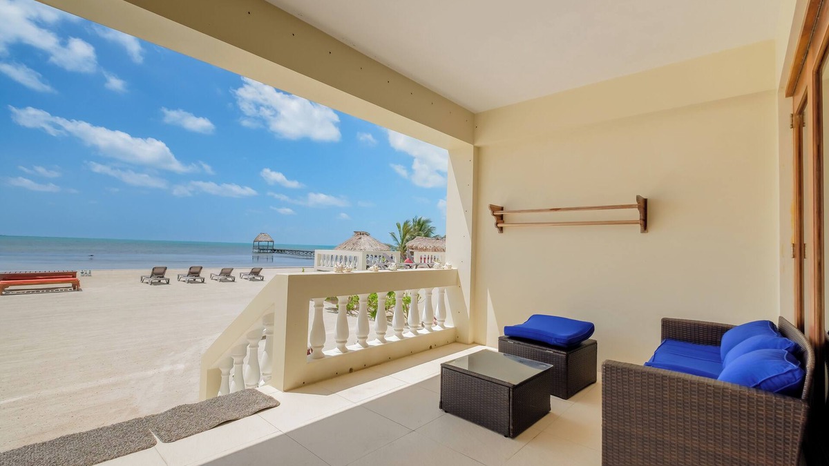 Boca Ciega Condo | Ocean’s Edge 1A – Ground-Floor Beachfront Condo on Ambergris Caye
