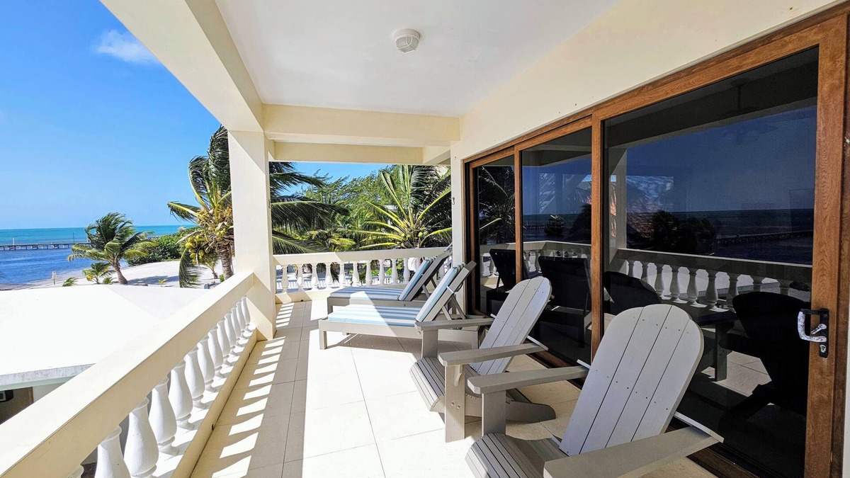 Boca Ciega Condo | Ocean’s Edge 2B – Second-Floor Beachfront Condo with Caribbean Views