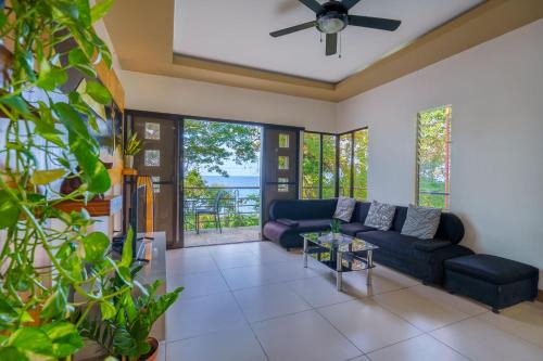 Tangnan House | Oceanside 2 bedroom house, 100Mbps WiFi