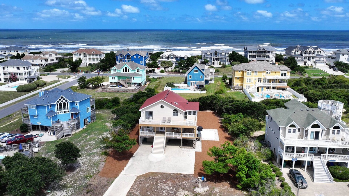 Whalehead Beach House | Oceanside, Close to Beach and Shopping! - WW921, Sea 5