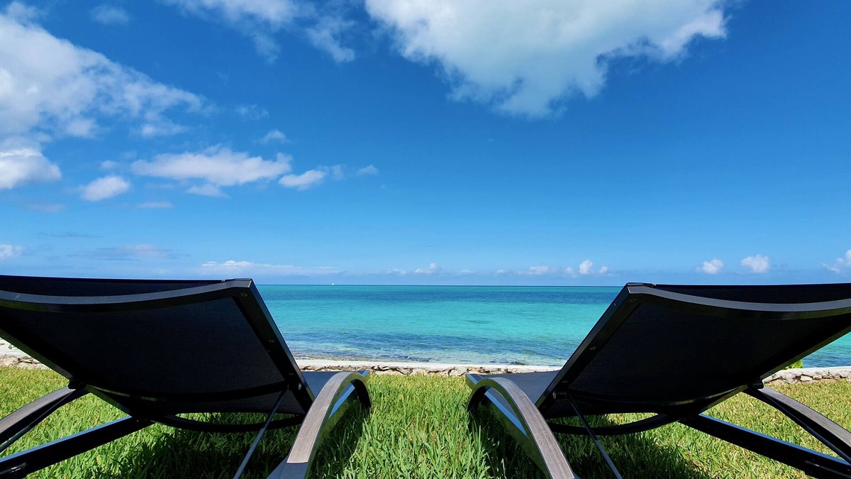 Spanish Wells House | Oceanside house with private tropical garden, kayaks and paddle boards.