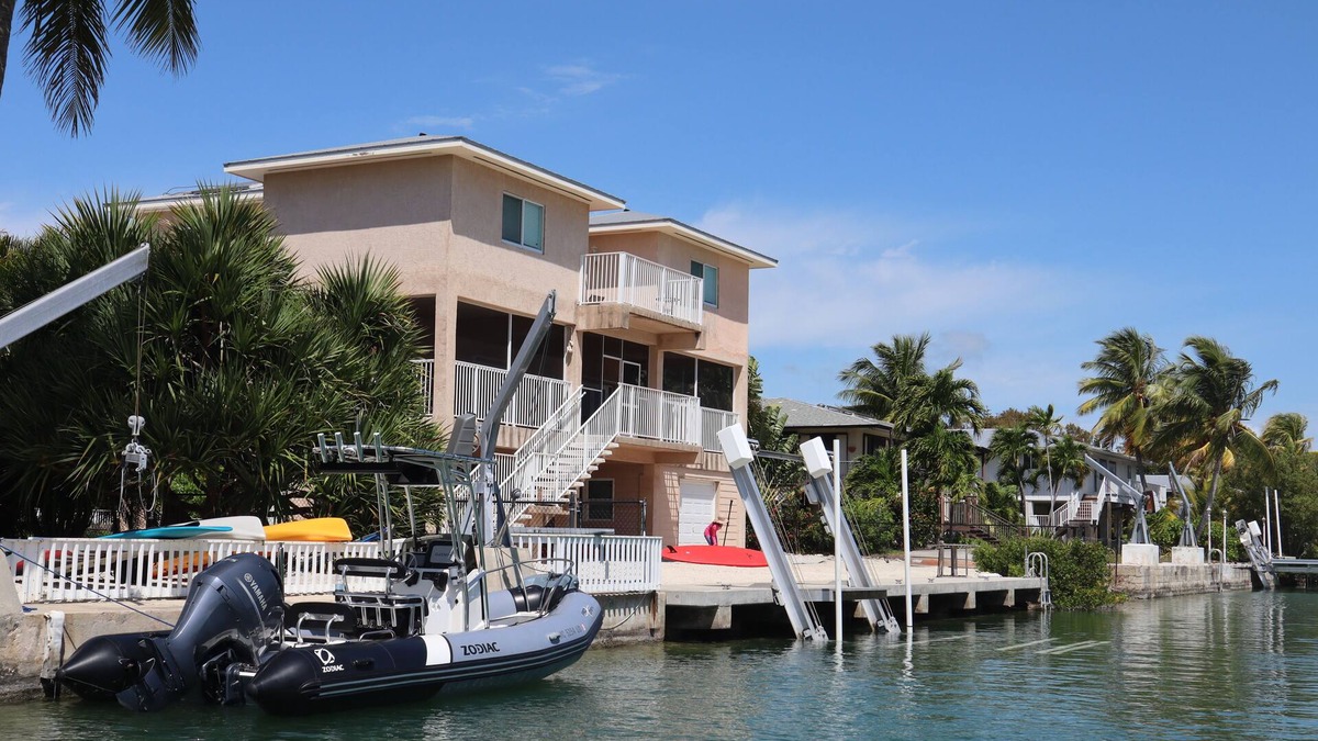 Sugarloaf Shores House | Oceanside, pet friendly, 5/3 smart home with paddle equip.-SUPs, kayaks & canoe
