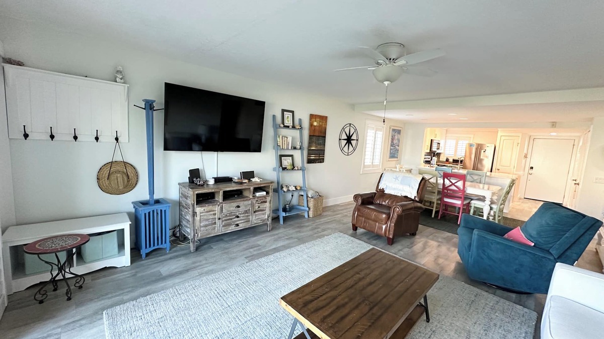 Crescent Beach Condo | Oceanview 2 Bedroom Flat Summerhouse Unit 449