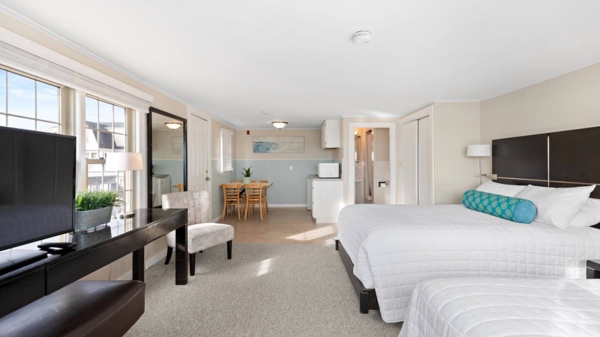 Falmouth Heights Apartment | Oceanview 2 Double Bed Unit with Shared Deck