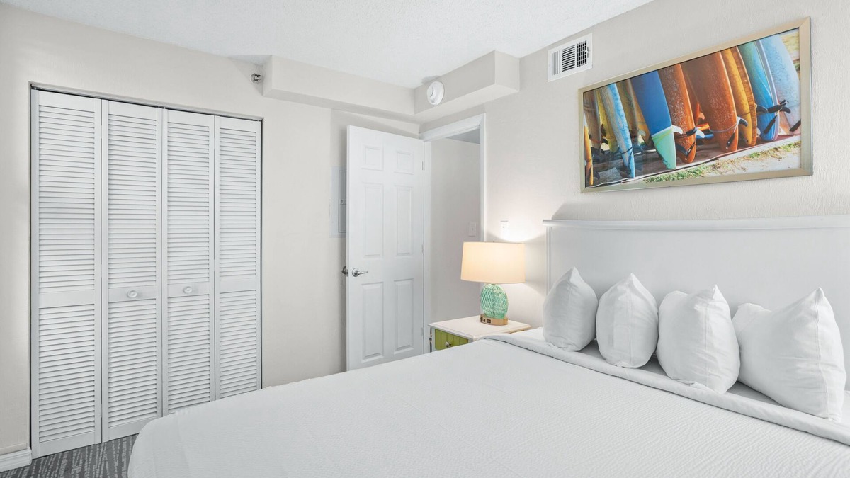 Ormond Shores Condo | Oceanview 2BR Condo by Beach Access