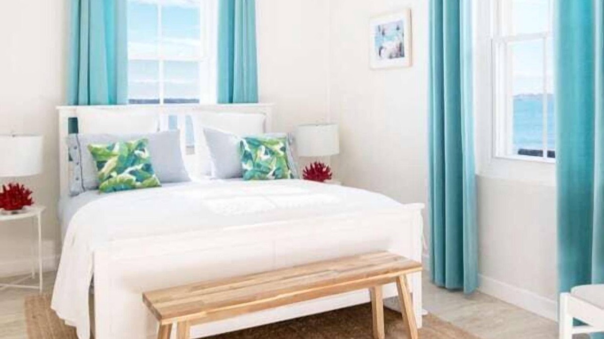 Sandys Apartment | Oceanview 3 Bed w/Private Patio & Garden - 3B