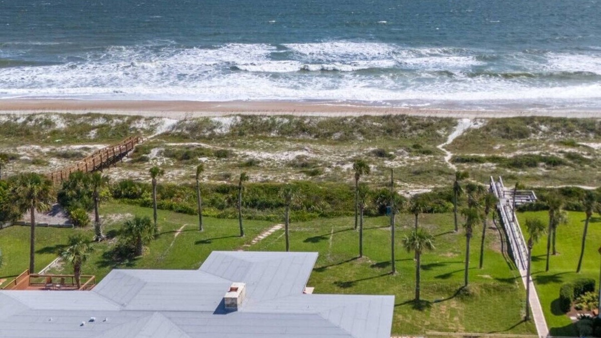 Atlantic Beach Apartment | Oceanview and Poolside Studio at The Atlantic Beach Estate & Gardens