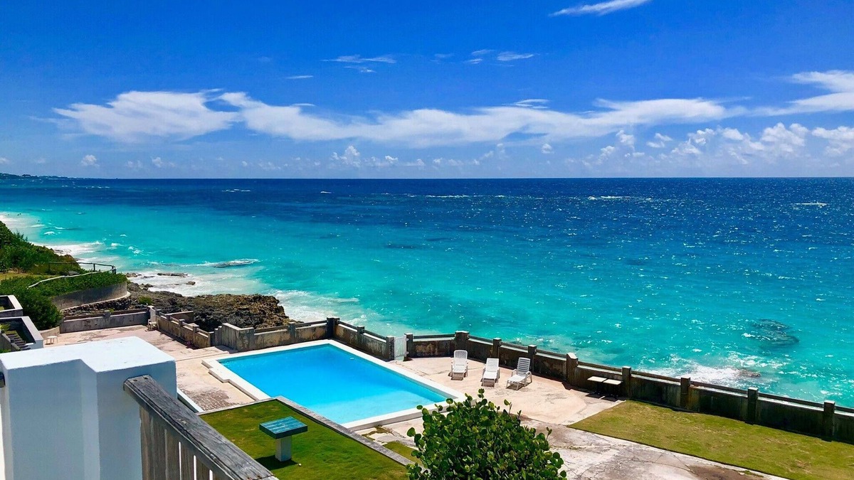 Paget Cottage | "OceanView" Beach House, Grape Bay Beach, Paget