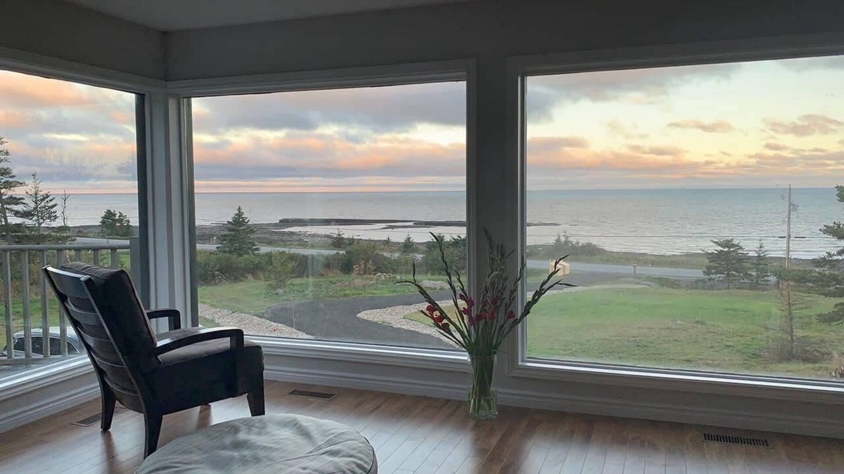 Middleton House | Oceanview Executive Retreat & Family Oasis