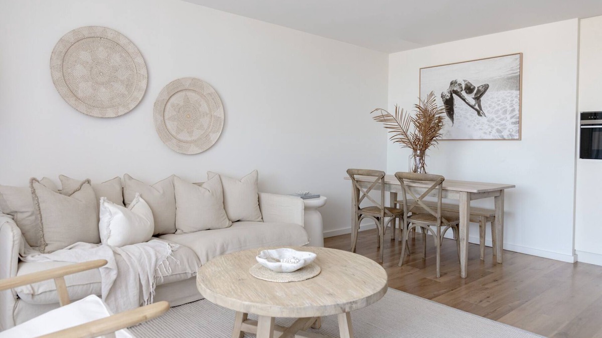 Kiama Apartment | Oceanview Kiama right in town opposite beach+parking walk to blowhole/cafes/shop