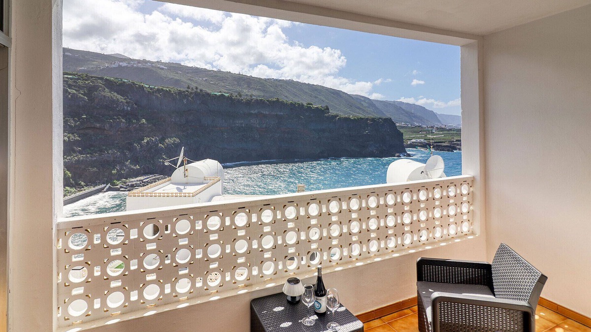 San Marcos Apartment | Oceanview Retreat/50m to Beach + Sunset Terrace + Ensuite