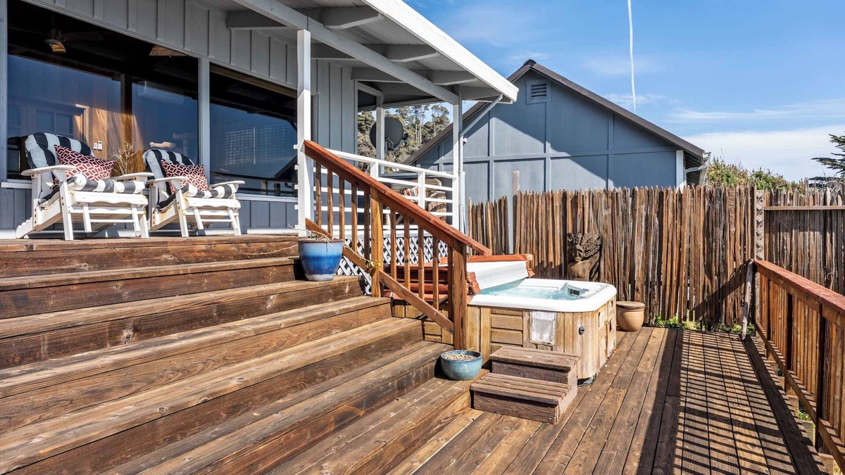 Gualala House | Oceanview Retreat w/Hot Tub, Patio, & EV Charger!