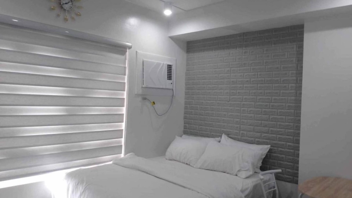 Taculing Apartment | Oceanview Studio: Bacolod City