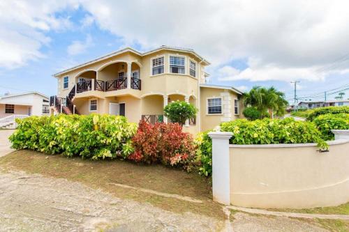 Fryers Well Apartment | Oceanview Terrace I Full Kitchen I Steps to Beach I WiFi