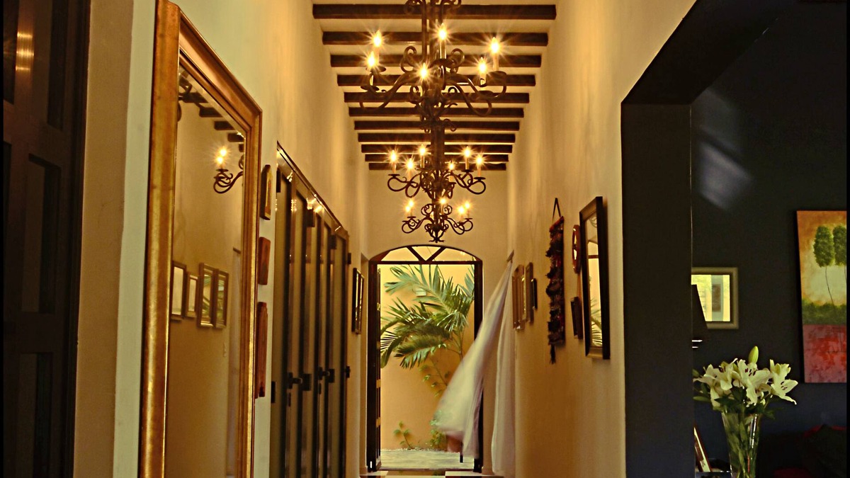 Centro Bed & Breakfast | Ochenta Y Dos an urban bed & breakfast