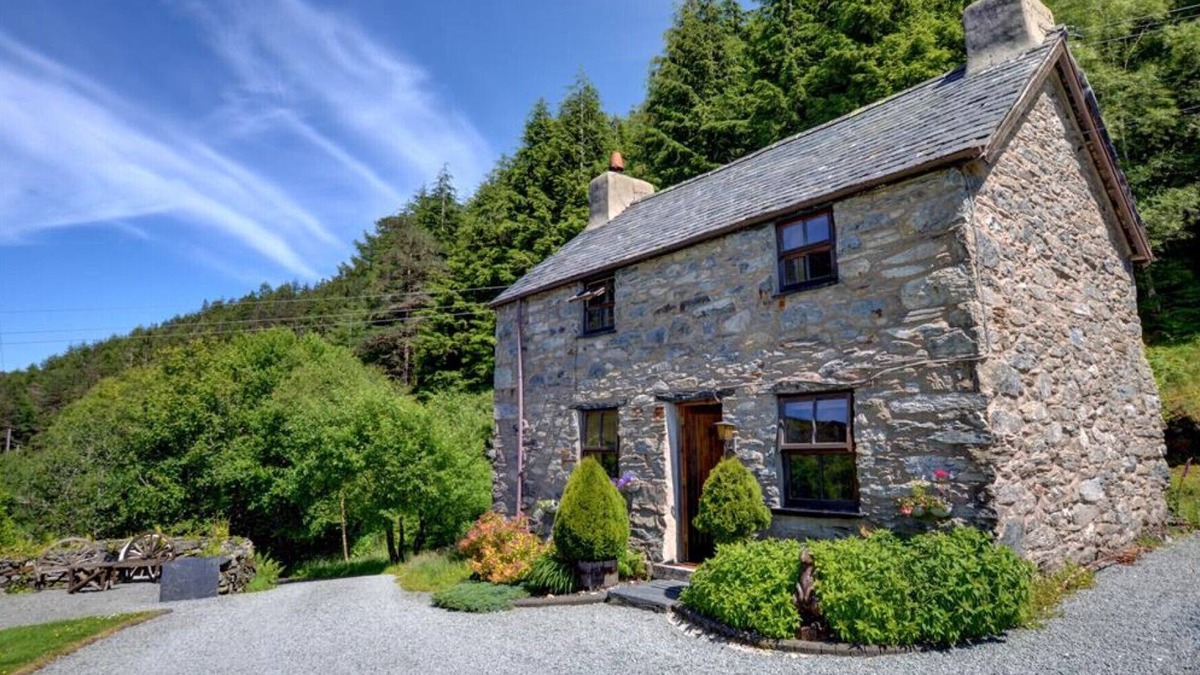 Trefriw House | Ochr y Foel - Two Bedroom House, Sleeps 4