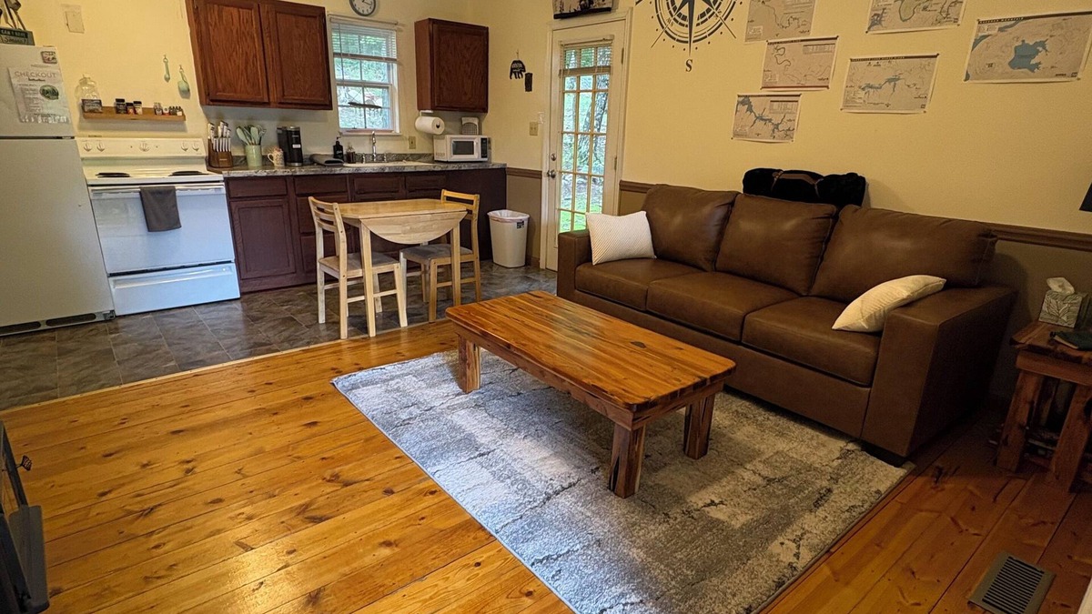 Benton Cabin | Ocoee Campin' - Cozy Cabins & Tent Camping