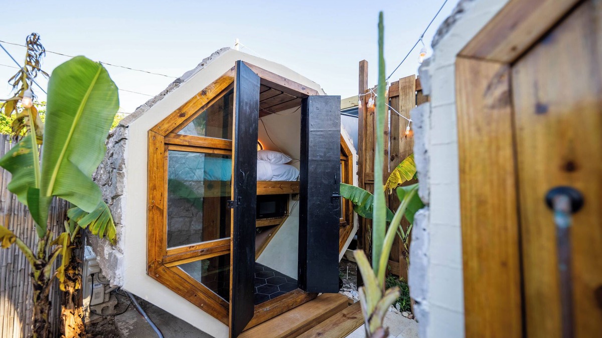 Las Carreras RV Rental | Octagon Cave Home by the Beach!