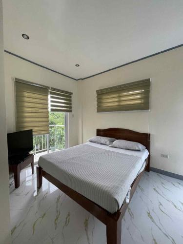 Nasugbu Bed & Breakfast | Octagon