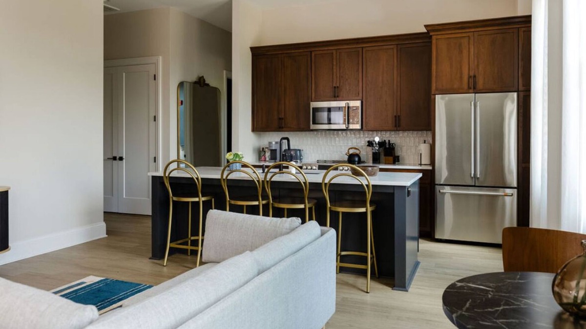 Buechel Hotel | Odd Bird at The Purple Martin! 2 beds and 2 full baths in Norton Commons