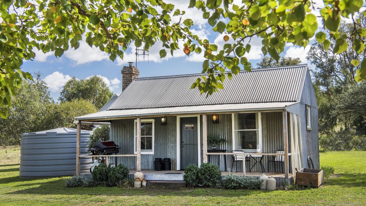 Lue Cottage | Odd Frog Lodges Cottage - a farm stay escape
