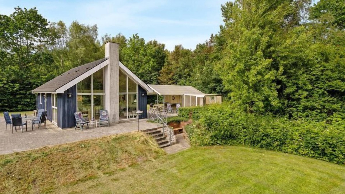 Aabybro House | "Ødger" - 150m to the fjord by Interhome