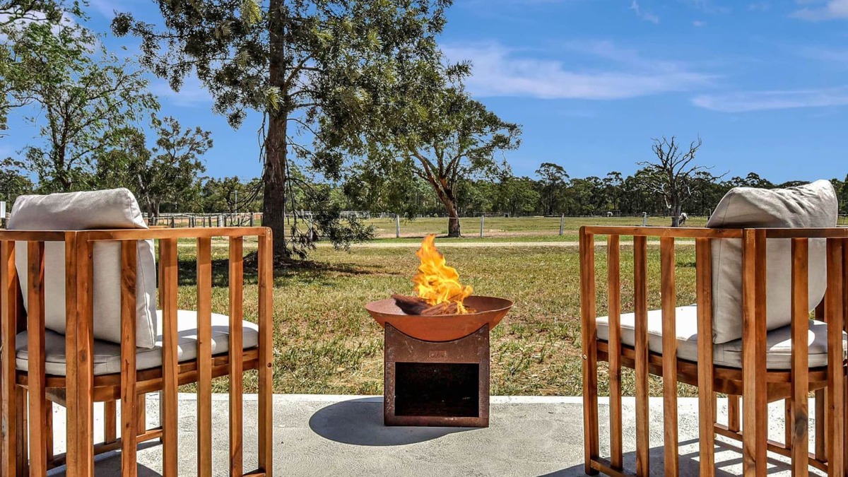 Cessnock House | Odyssean Farmstay Cabin - Romantic Getaway, Roche Concert Bus Route & Nearby Wineries