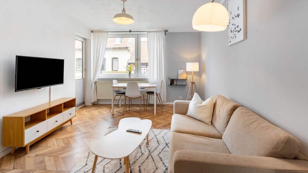 Braunschweig City Center Apartment | #OEL31 bright 2 room apartment with balcony in the Magniviertel