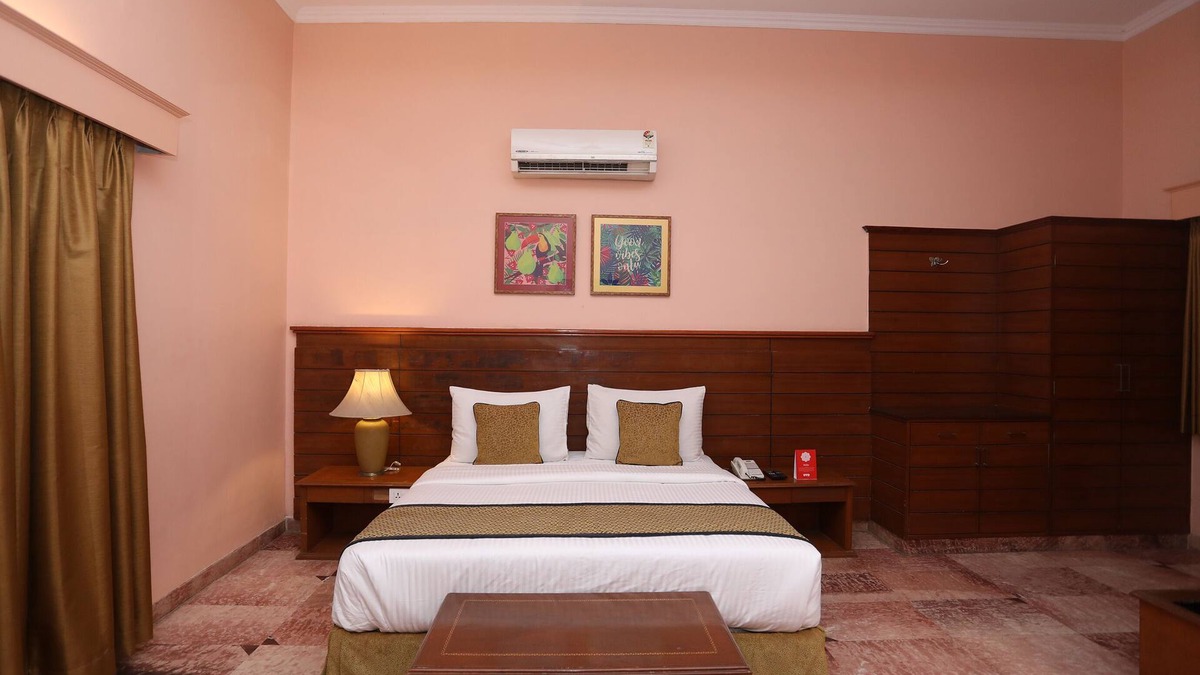Agra Bed & Breakfast | ❤️ of Agra, fully equipped AC room with breakfast
