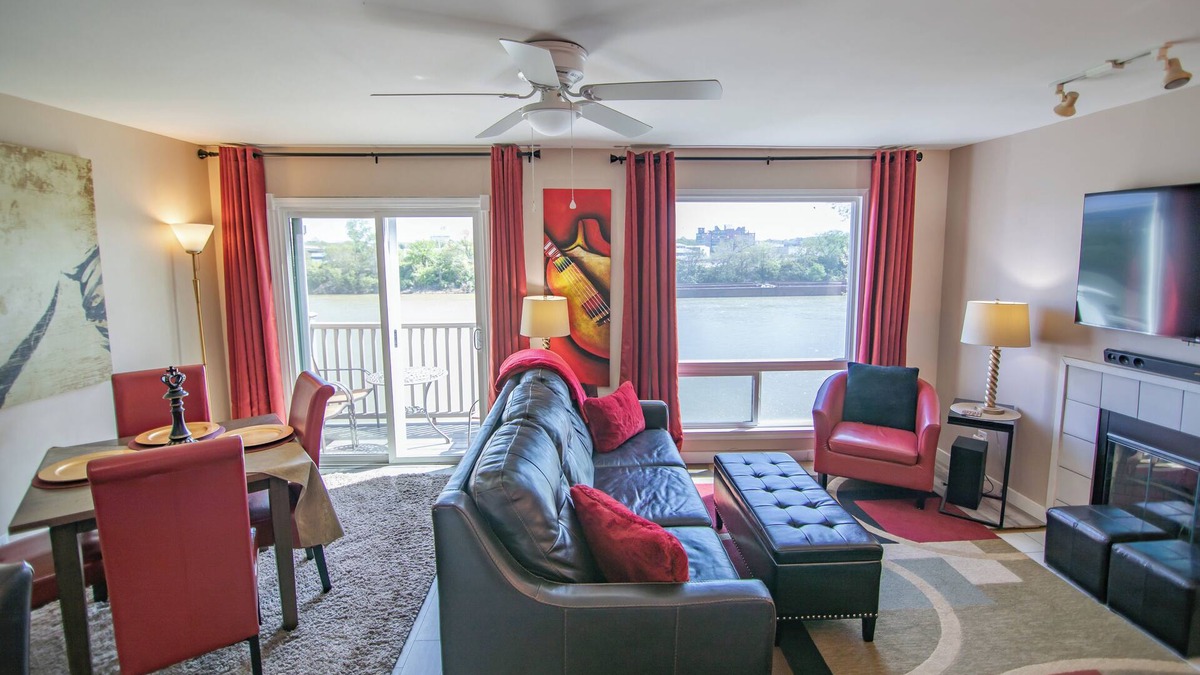 North Capitol Condo | ❤️of DWTN on the RIVER♥️Walk 2 BROADWAY & ALL/🎶🎸/2KING BDS/2BA/Free PRKG/POOL
