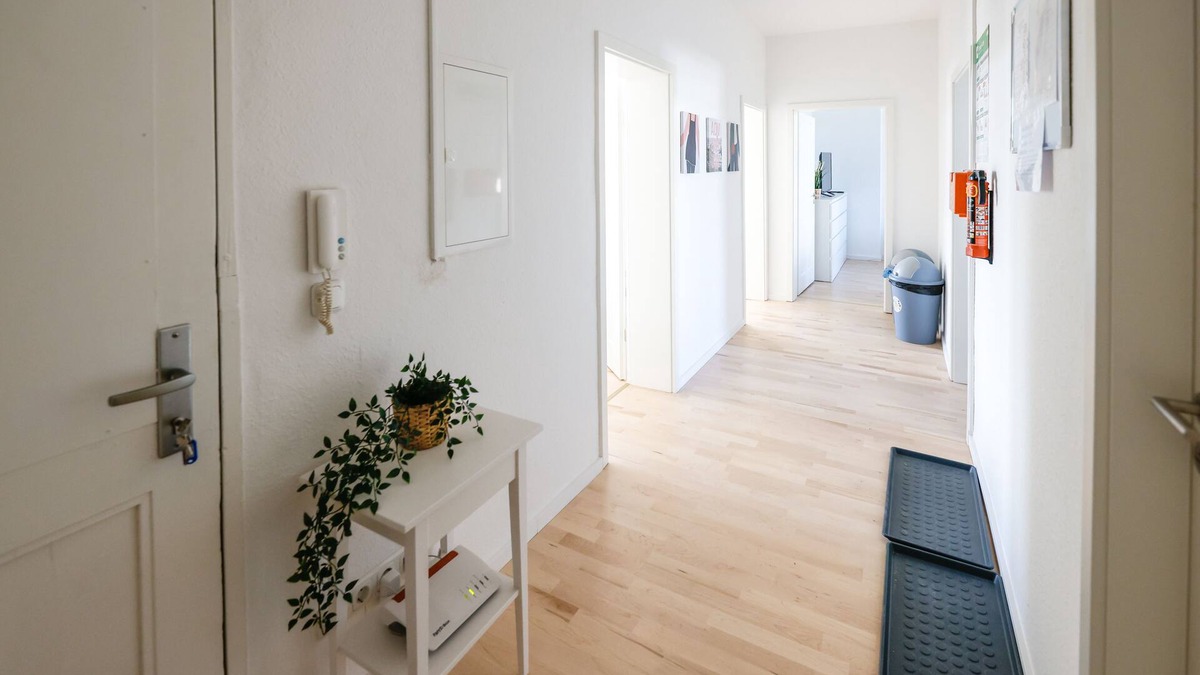 Offenbach am Main Apartment | OF02 - Apartment with balcony in Offenbach am Main, 86sqm, 3 rooms, max. 6 persons