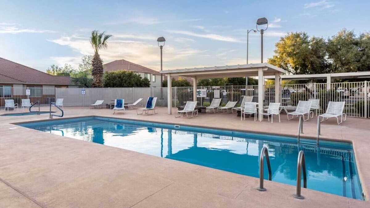 Mesquite Apartment | Off Course by J and Amy BL117312073