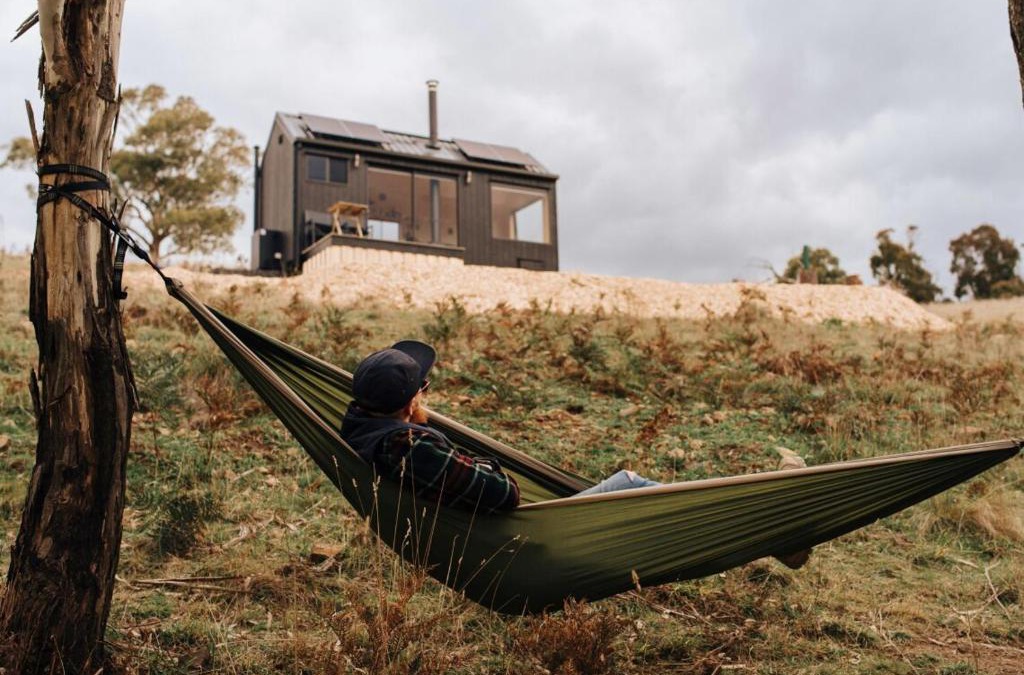 Oberon Council House | Off-Grid Cabin Surrounded by Nature - Emillie