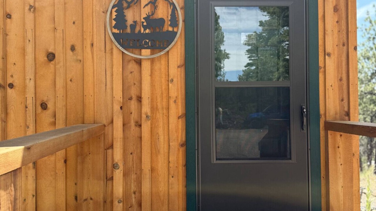 Cascade House | Off Grid Cozy Private Cabin