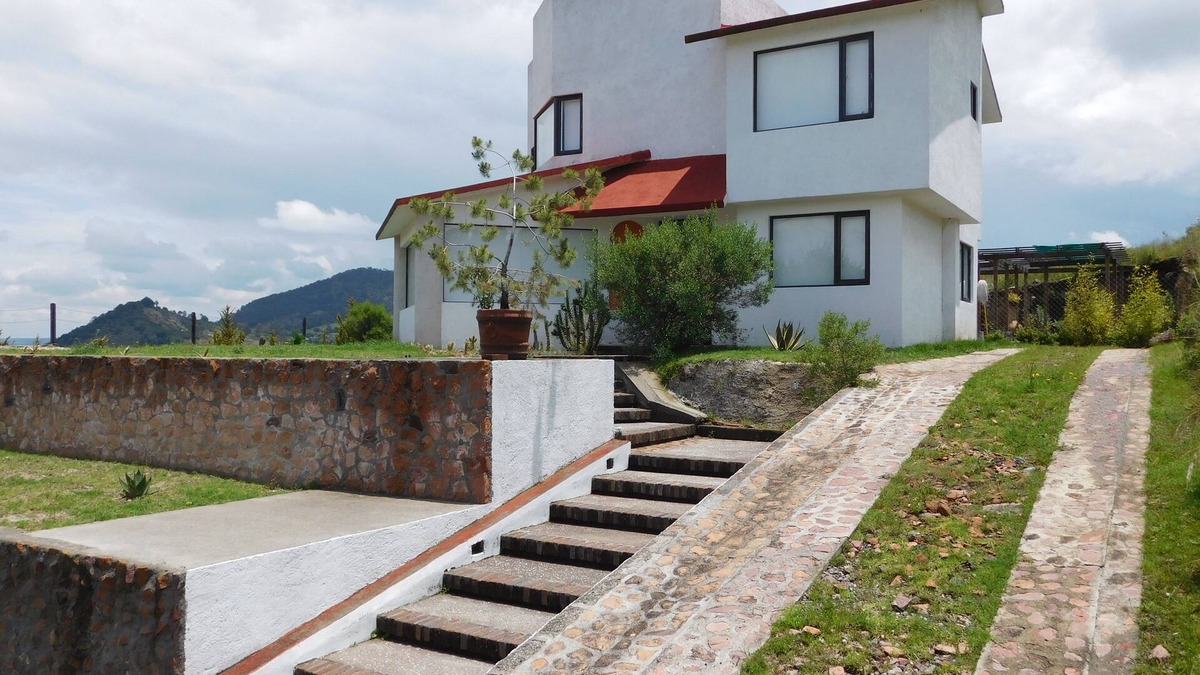 Ixtlahuaca de Rayon House | Off-grid Getaway House, Cozy & Spacious! Excellent view of Ixtlahuaca Valley