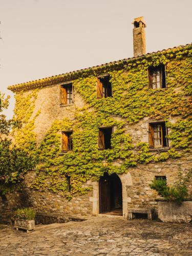 Seguero Hotel | Off Grid Girona - NEW OPENING