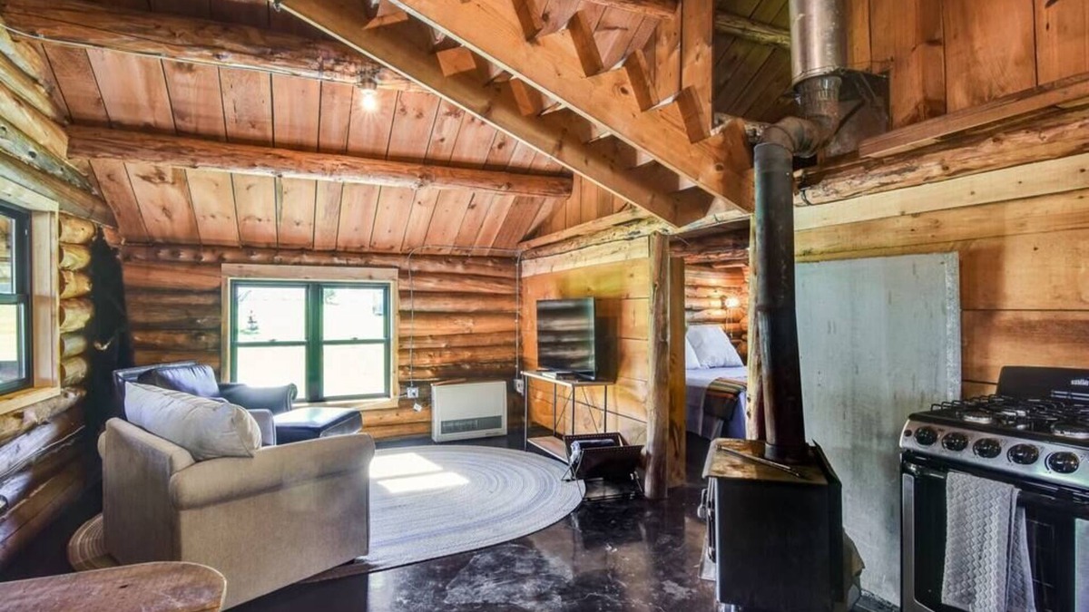 West Gardiner Cabin | Off Grid Maine Cabin