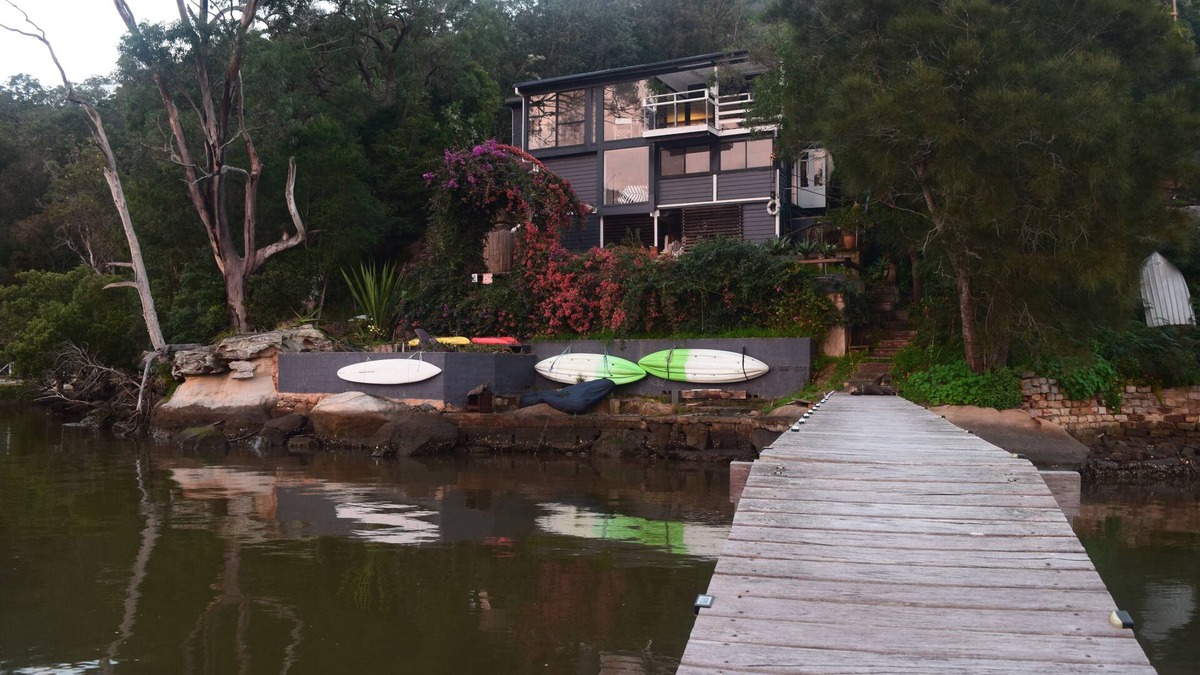 Sydney House | Off grid river house at Beauty Point - instant relaxation - boat access only