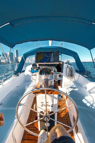 Coconut Grove Boat Rental | OFF GRID Sail