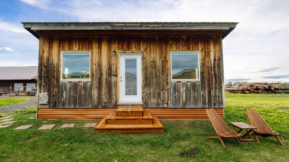 Whitehall Other | Off-grid tiny home farm stay with incredible mountain views!