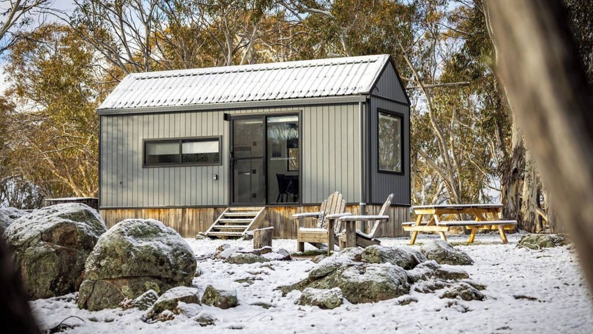 Moonbah Cabin | Off-grid Tiny House @ Big Yard Escapes, Wilderness