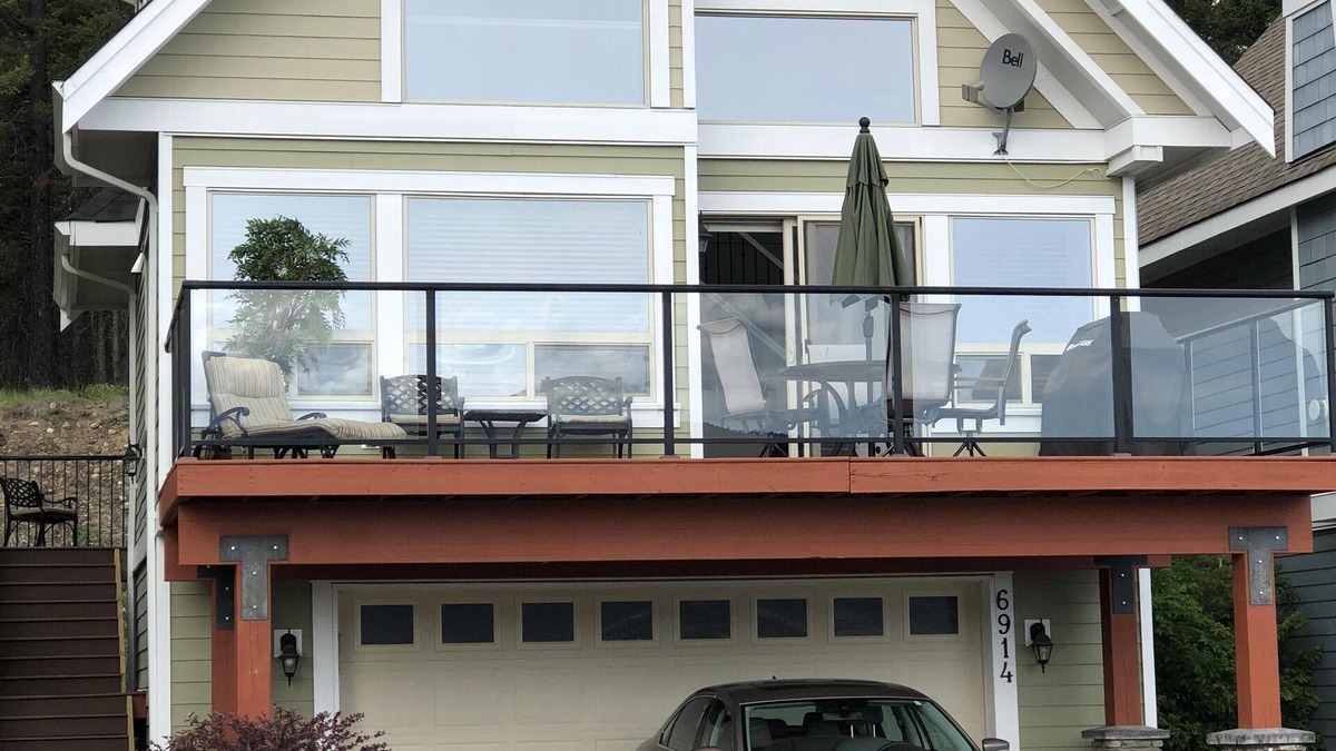 Central Okanagan Cottage | Off season rates. Fire table, steps to pool fantastic view!
