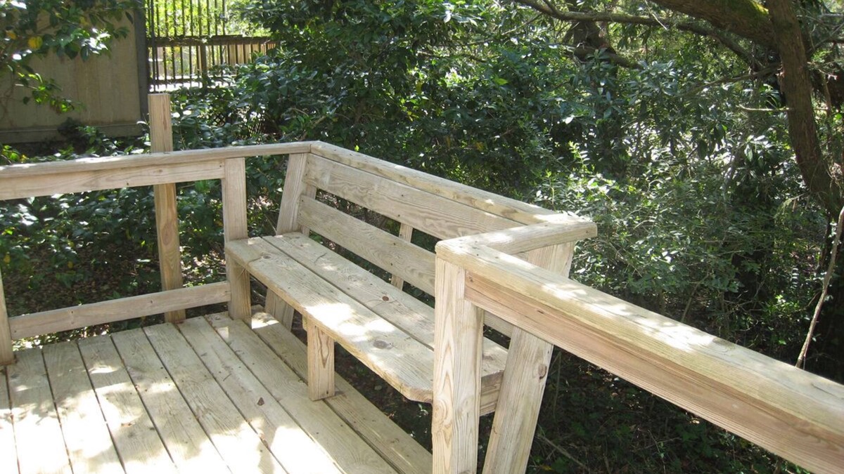Ocracoke House | Off The Beaten Path: Surrounded by trees and nicely secluded.