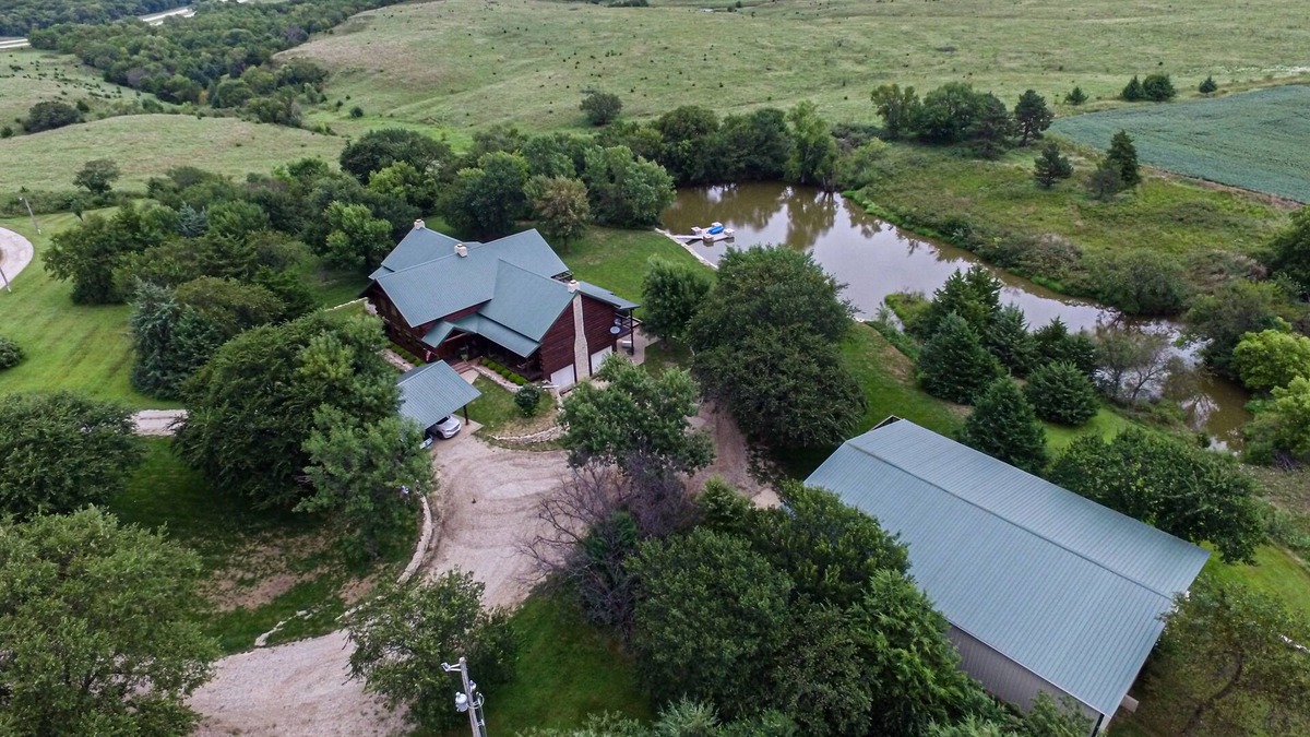 Ada House | Off the beaten path! 3 BR/1 BA north of Salina, KS
