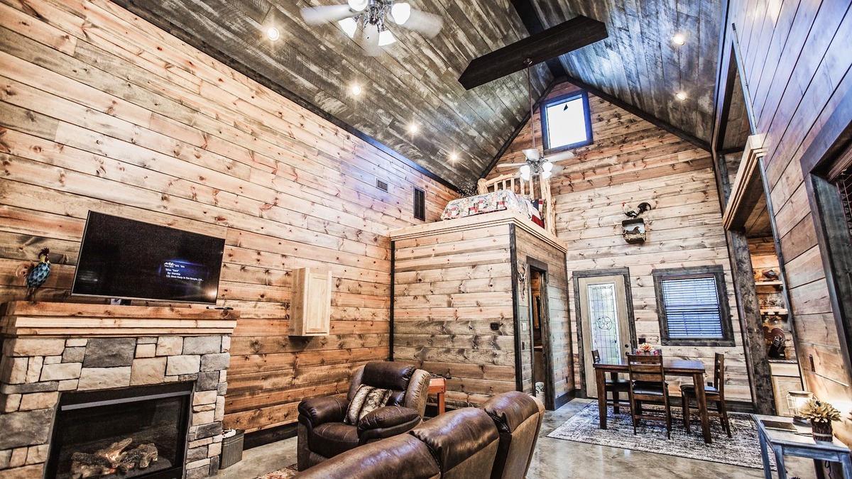 Hochatown Cabin | Off The Record - Couples Cabin, Farmhouse Style, Sleeps 4, High-End Amenities