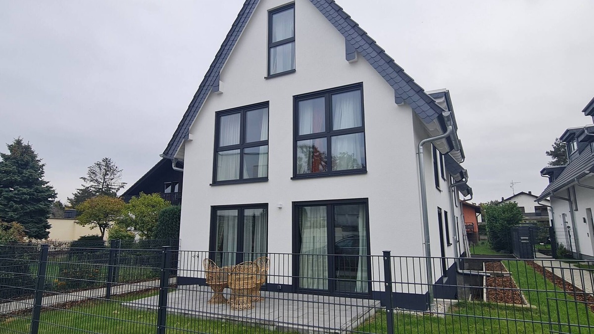 Offenbach am Main House | Offenbach Rosenhöhe - two houses - Rose Garden 1 & Rose Garden 2