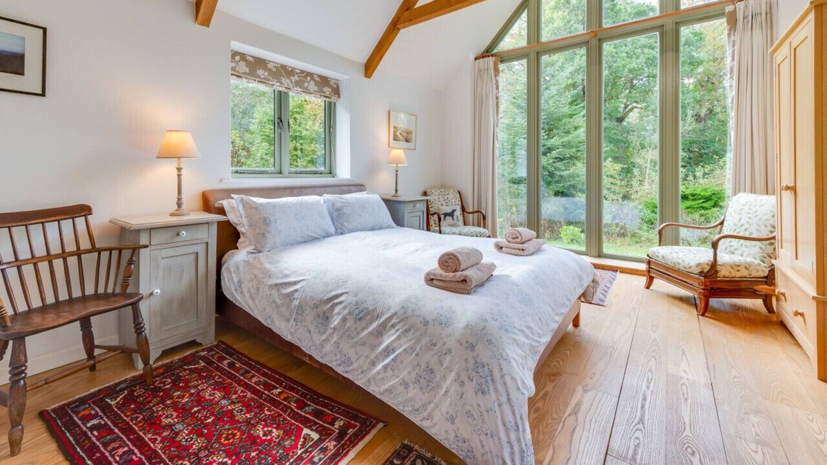 Woodbridge House | Office Piece - Three Bedroom House, Sleeps 6