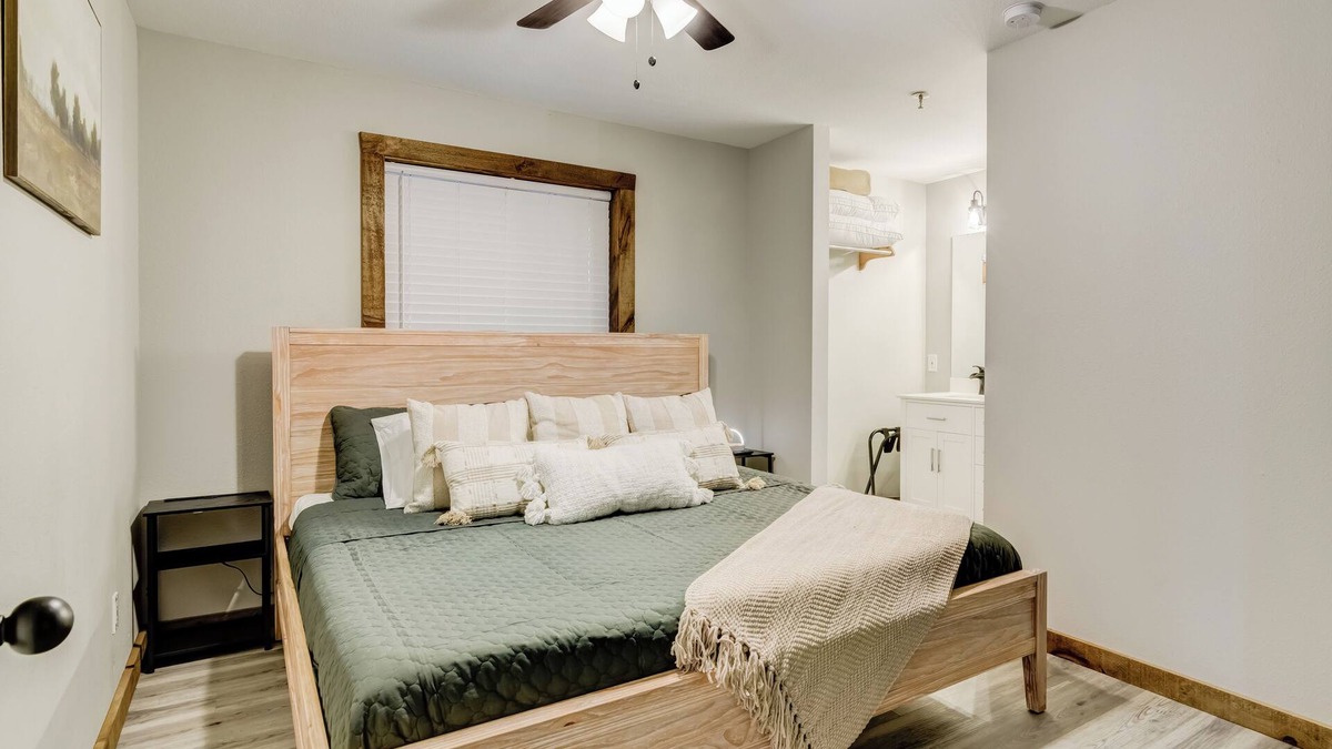 Branson Condo | Offseason Discount! Free SDC Shuttle - King & Queen Cozy 2 Bedroom